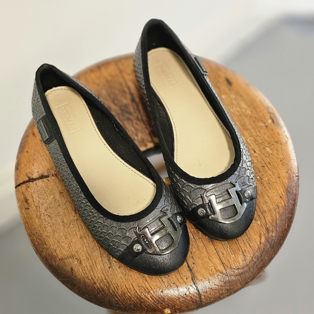 Hunter silver and grey rubber ballet flats, size 5.